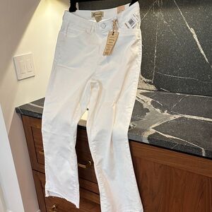 Democracy White Cropped Jeans